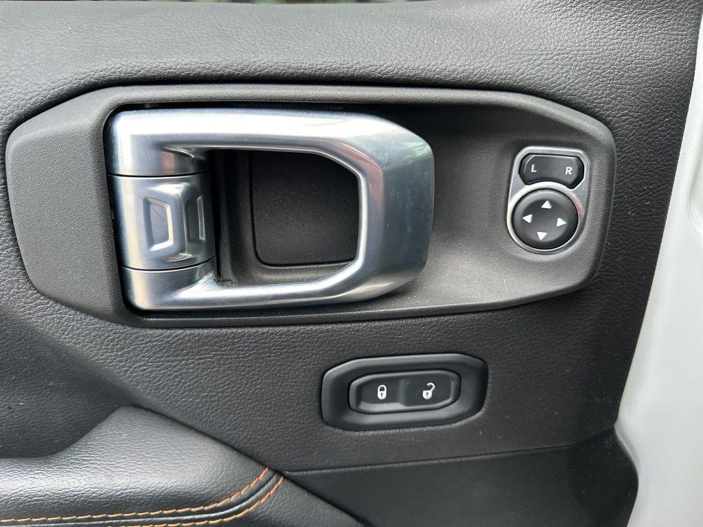 used 2021 Jeep Gladiator car, priced at $33,557