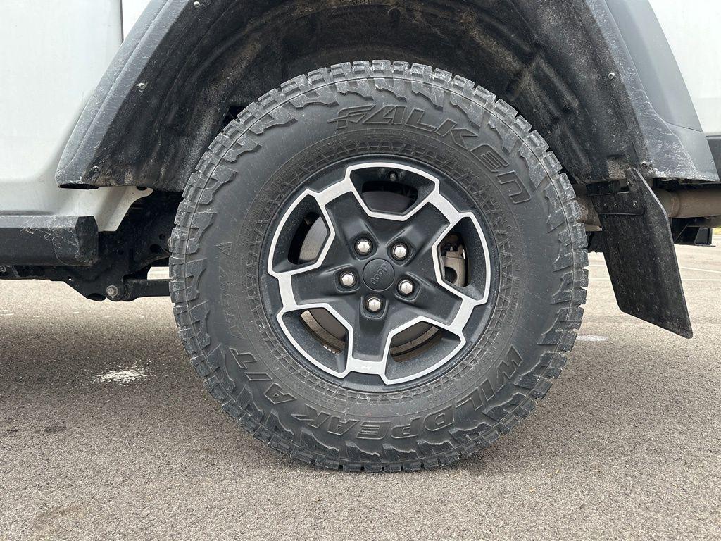 used 2021 Jeep Gladiator car, priced at $33,557