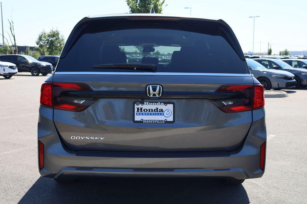 new 2026 Honda Odyssey car, priced at $44,290