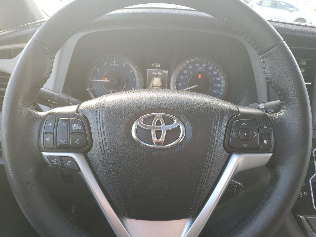 used 2015 Toyota Sienna car, priced at $14,557