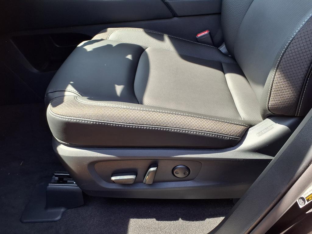 new 2026 Nissan Pathfinder car, priced at $40,288
