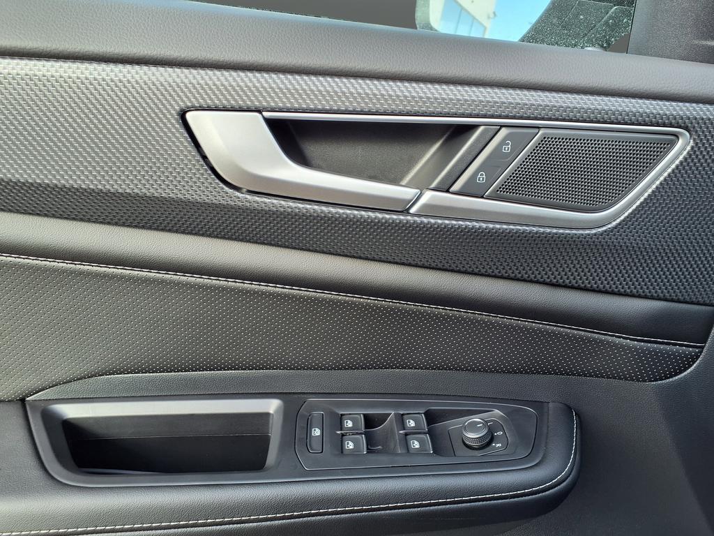 new 2026 Volkswagen Atlas Cross Sport car, priced at $48,100