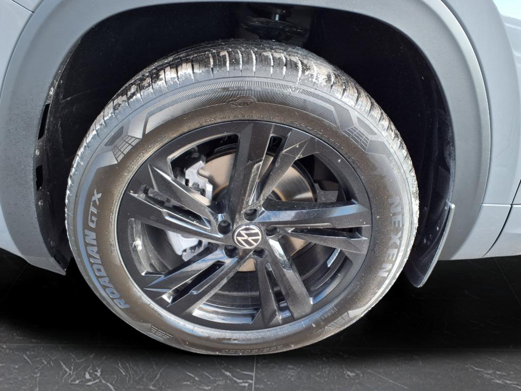 new 2026 Volkswagen Atlas Cross Sport car, priced at $48,100