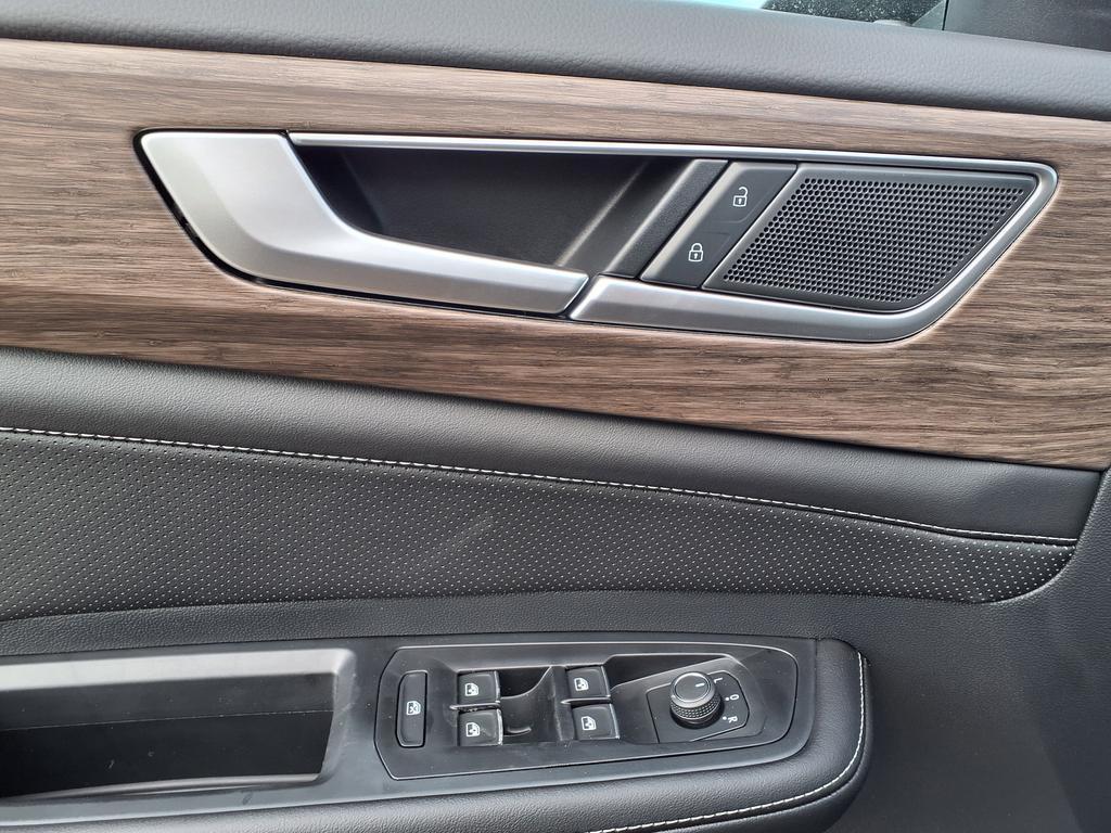 new 2026 Volkswagen Atlas car, priced at $47,608