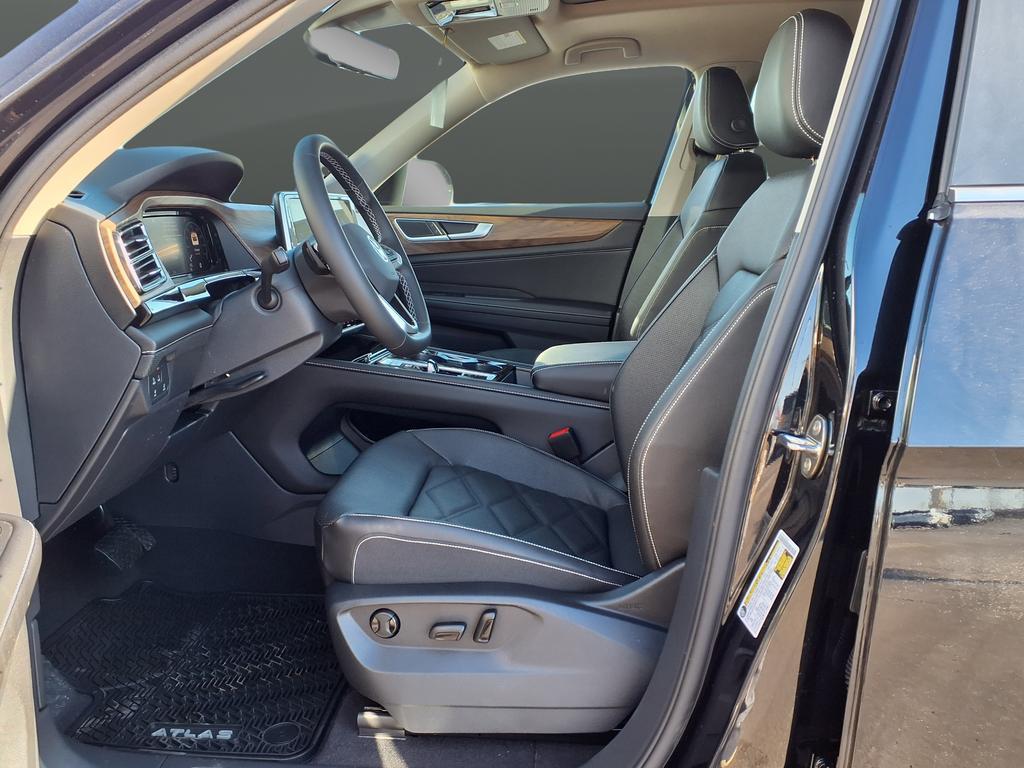 new 2026 Volkswagen Atlas car, priced at $44,205