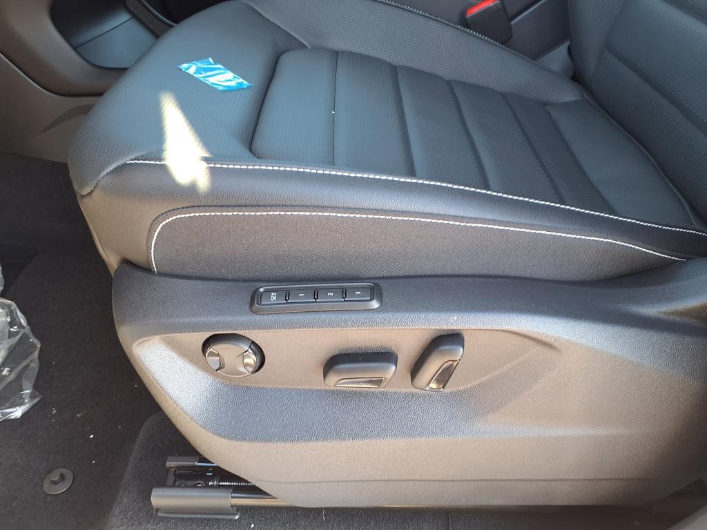 new 2026 Volkswagen Atlas car, priced at $47,024