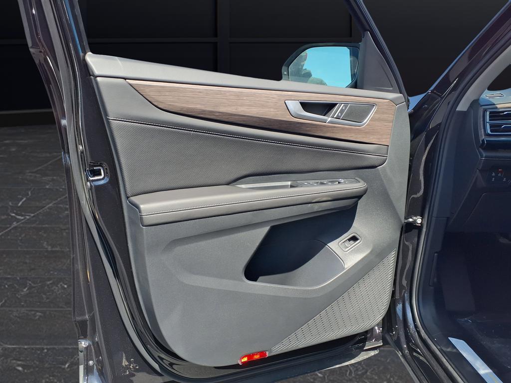 new 2026 Volkswagen Atlas car, priced at $46,531