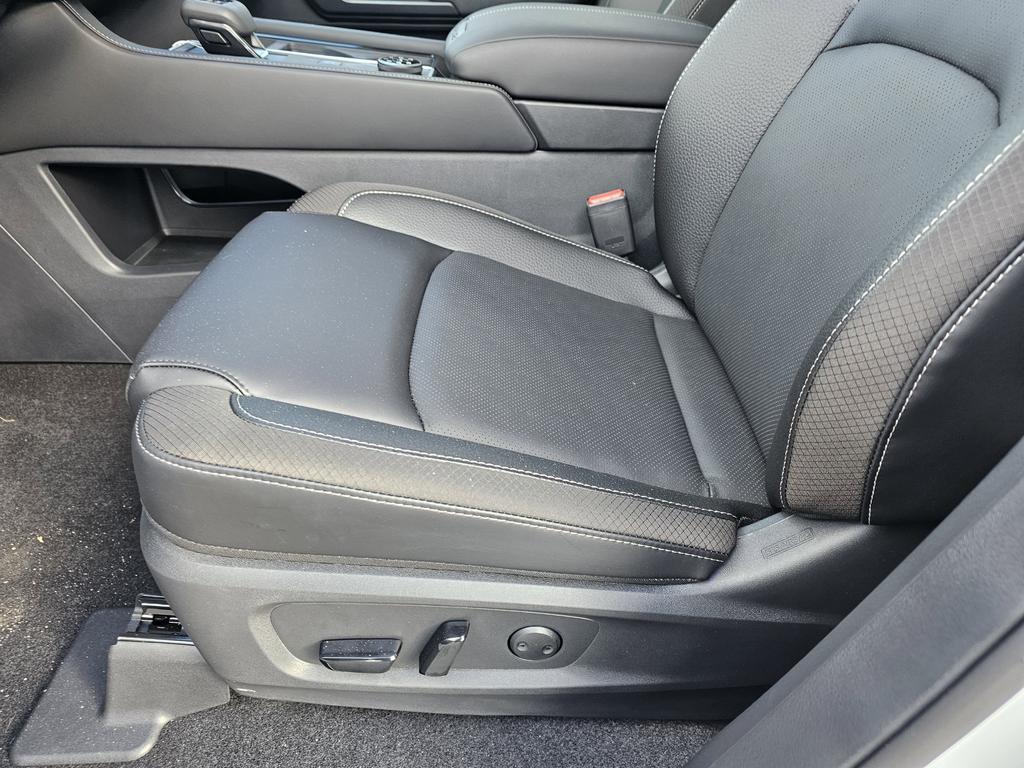 new 2026 Nissan Pathfinder car, priced at $42,524