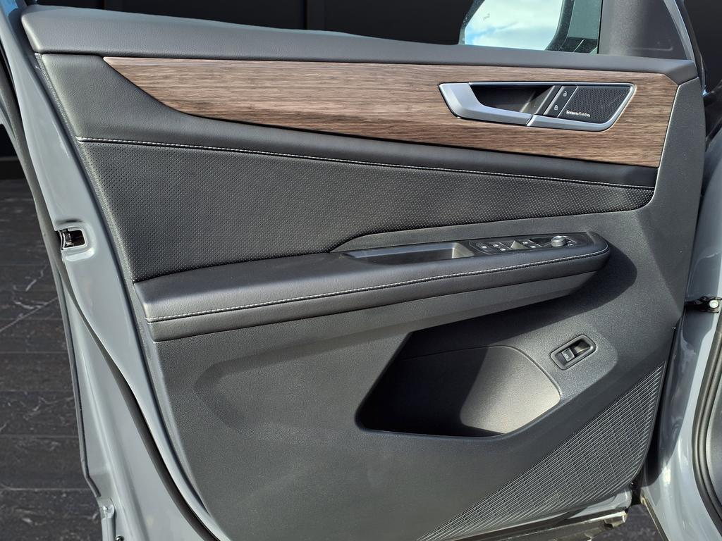 new 2026 Volkswagen Atlas car, priced at $51,197