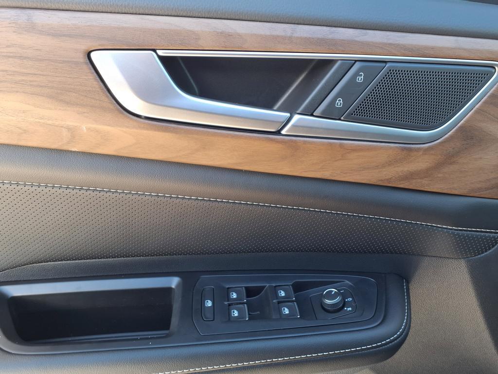 new 2026 Volkswagen Atlas car, priced at $44,758