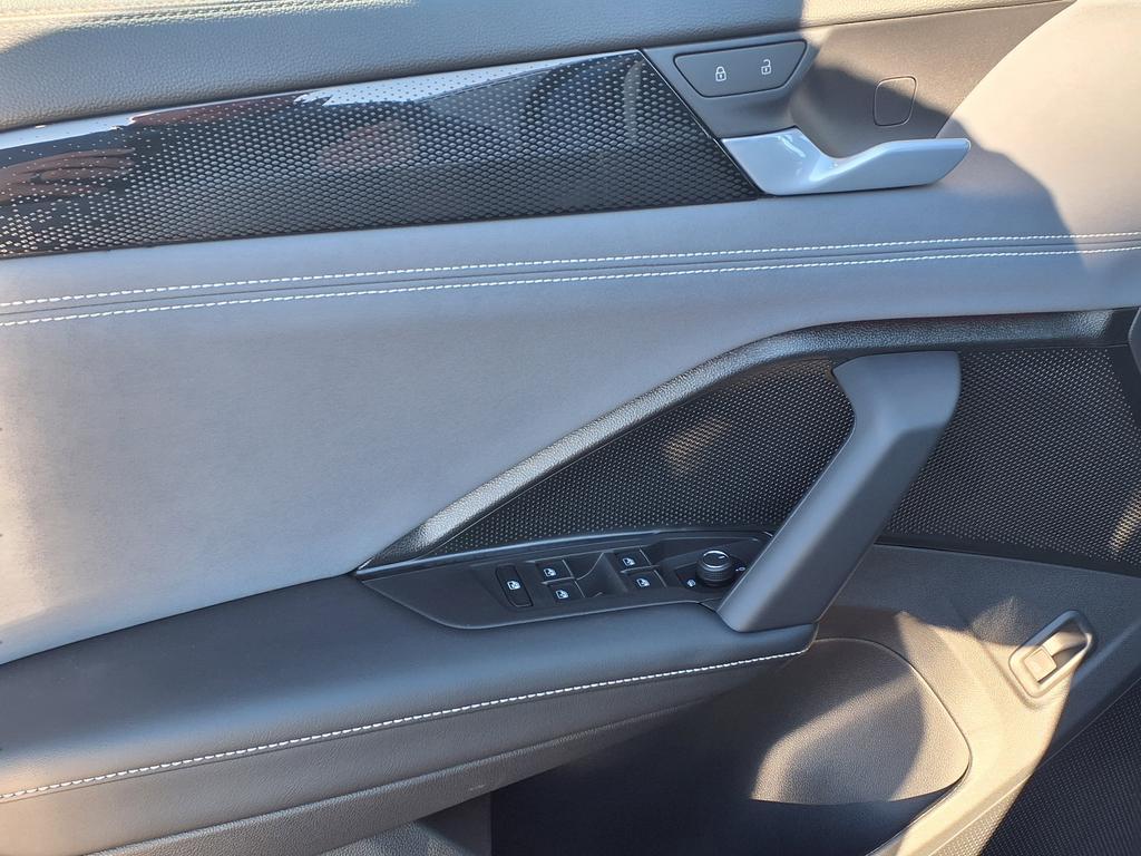 new 2026 Volkswagen Tiguan car, priced at $34,183