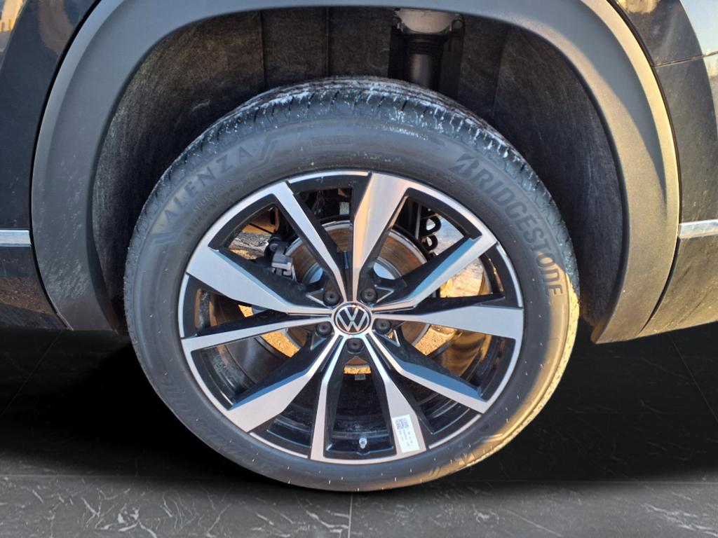 new 2026 Volkswagen Atlas car, priced at $51,353