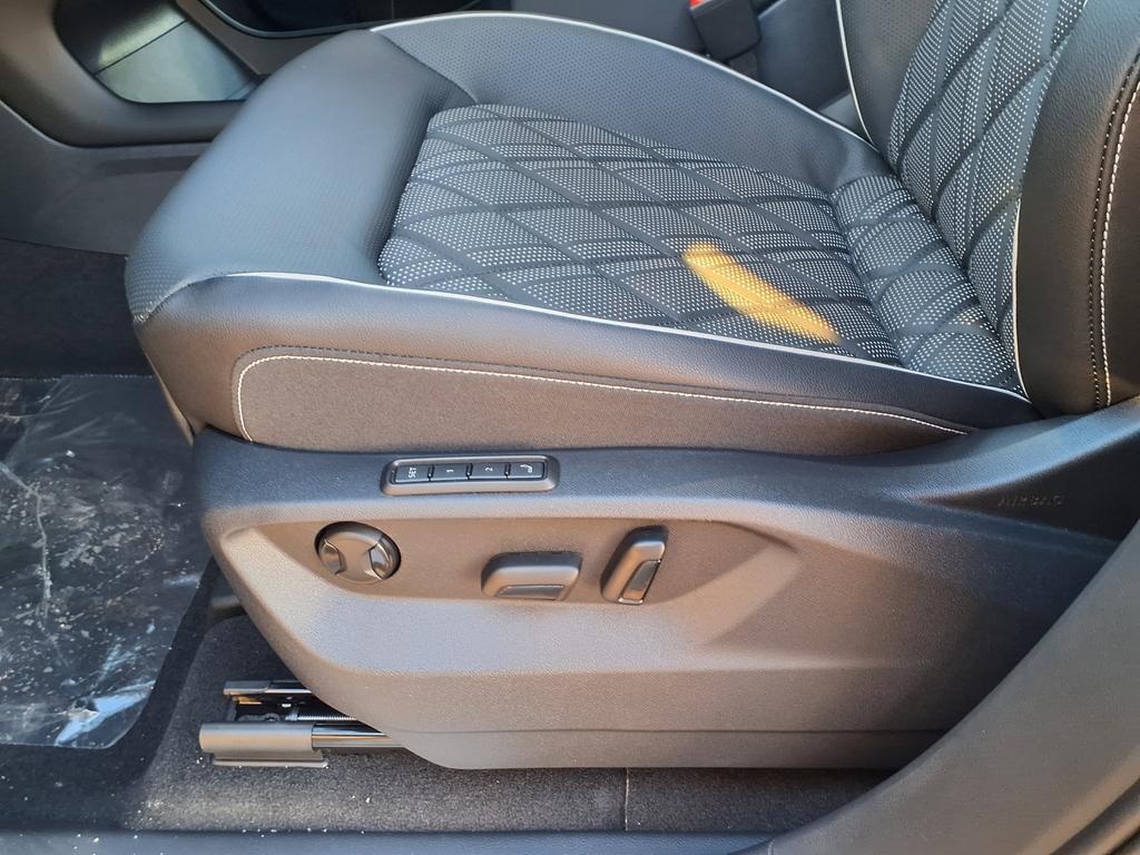 new 2026 Volkswagen Atlas car, priced at $51,353