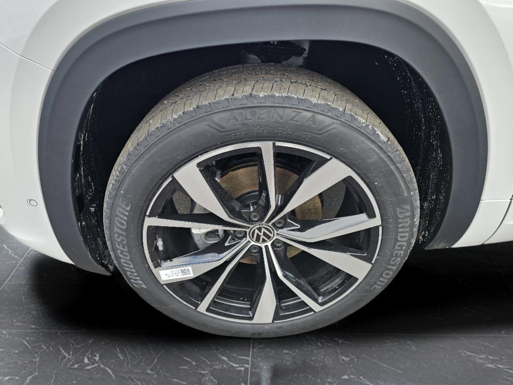 new 2026 Volkswagen Atlas car, priced at $52,197