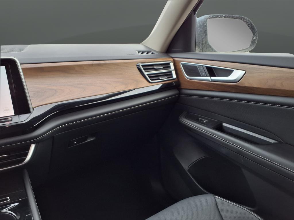 used 2024 Volkswagen Atlas car, priced at $30,995