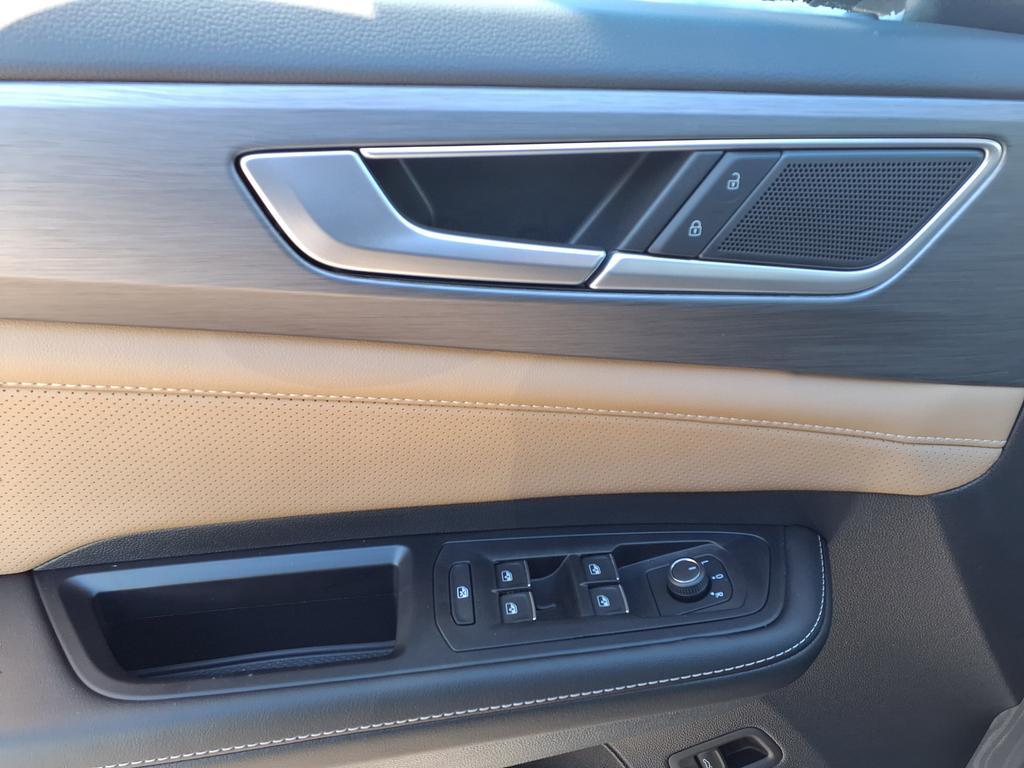 new 2026 Volkswagen Atlas Cross Sport car, priced at $42,590