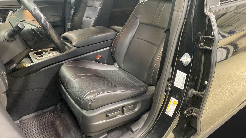 used 2025 Honda Passport car, priced at $37,718