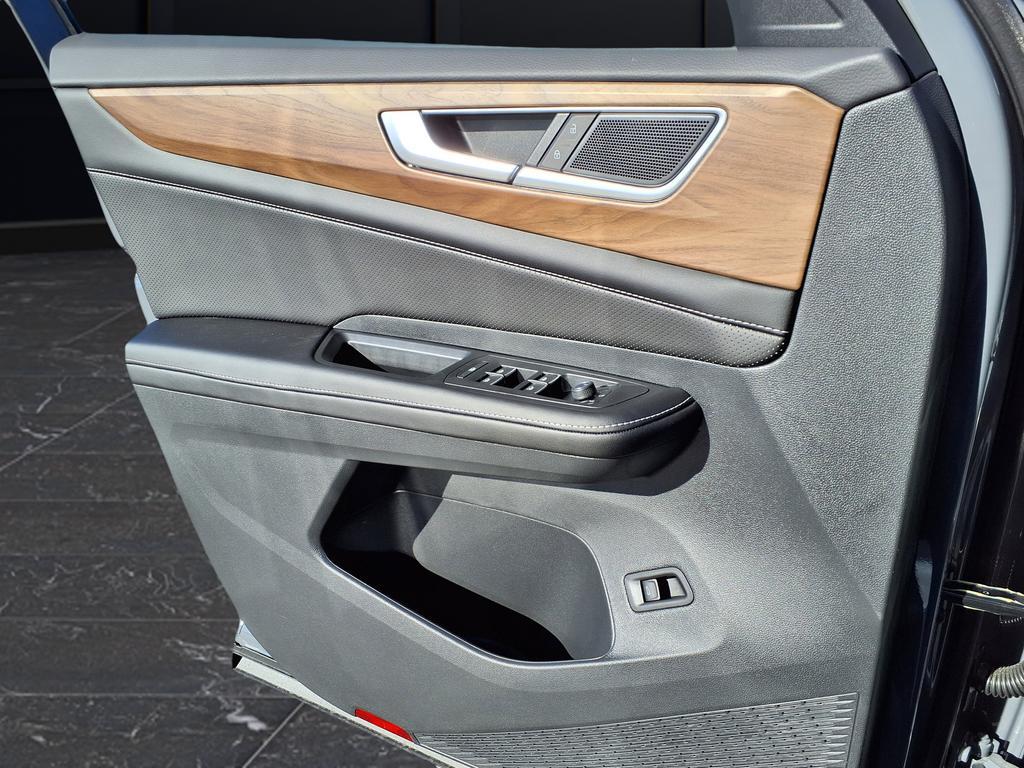 new 2026 Volkswagen Atlas car, priced at $44,758