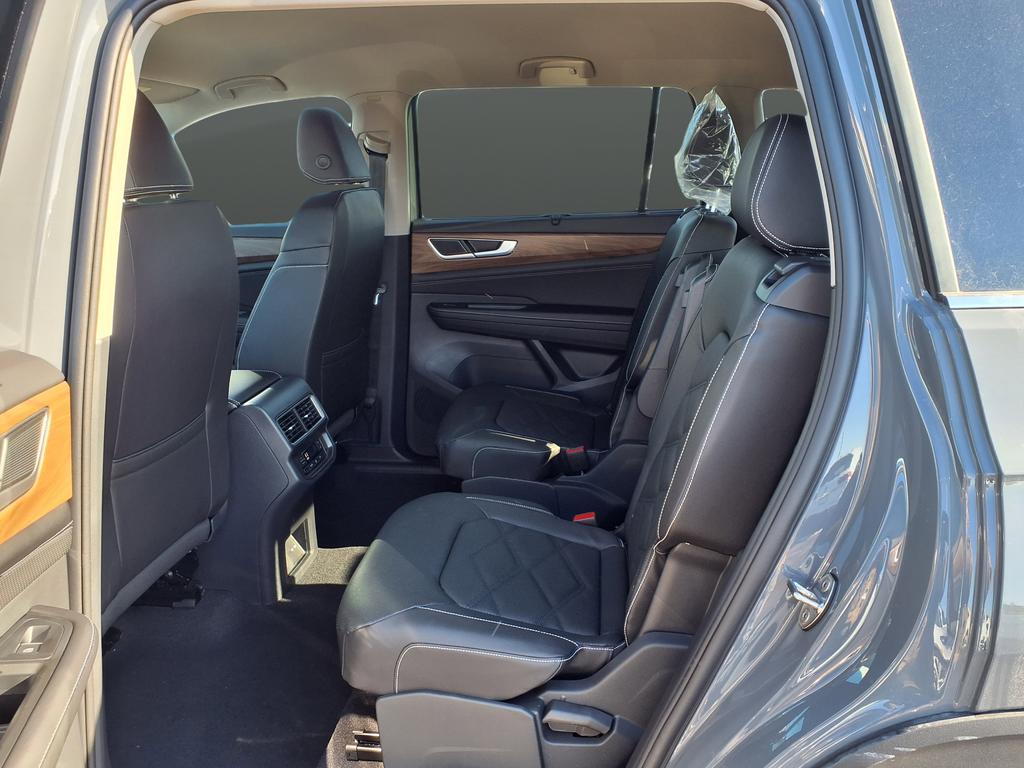 new 2026 Volkswagen Atlas car, priced at $44,758