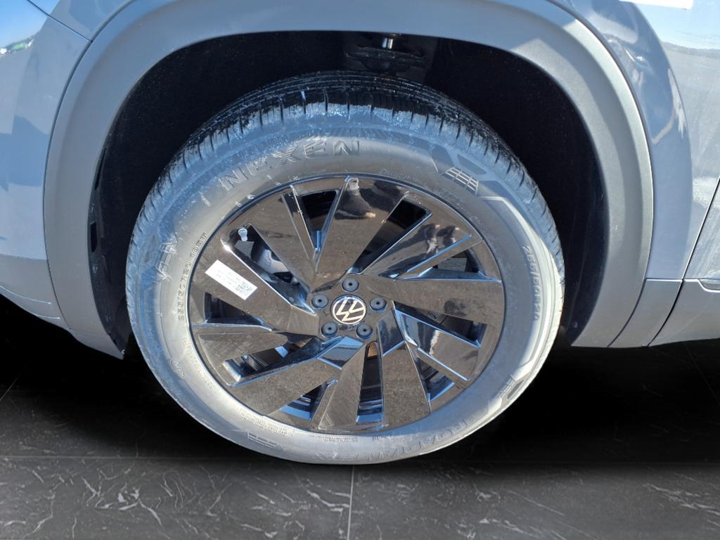 new 2026 Volkswagen Atlas car, priced at $44,758