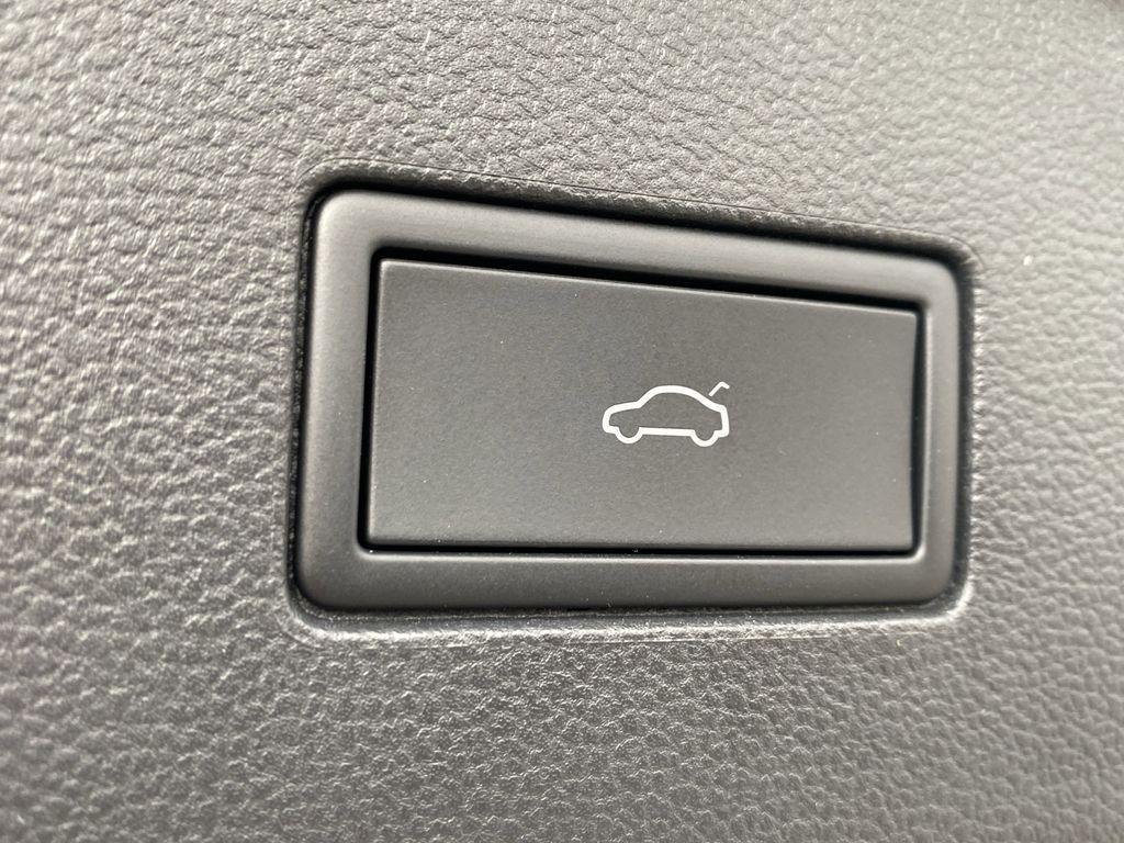 used 2025 Volkswagen Atlas car, priced at $31,982