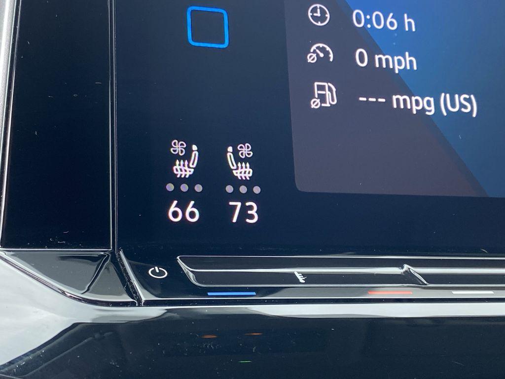 used 2025 Volkswagen Atlas car, priced at $31,982