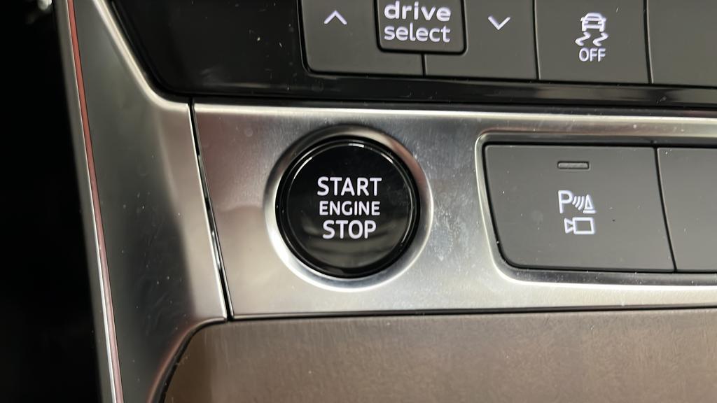 Audi A6 view 22