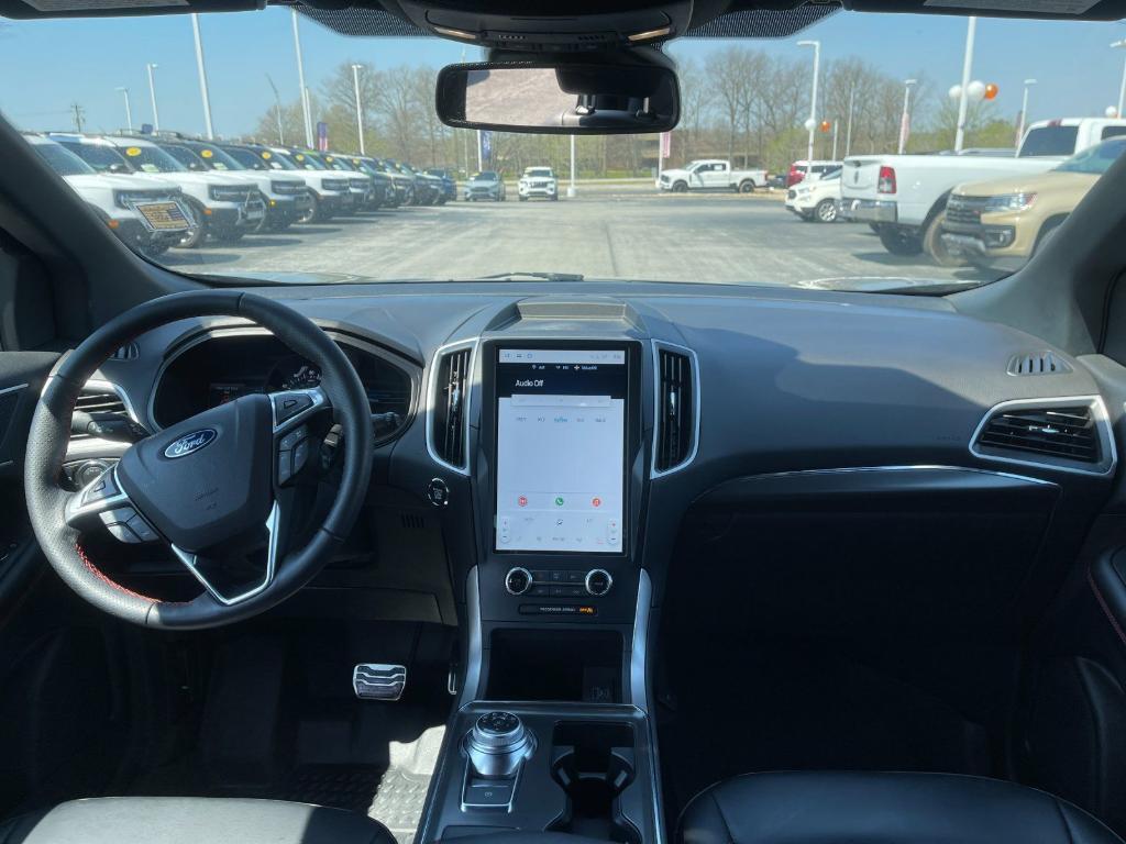 used 2024 Ford Edge car, priced at $33,098
