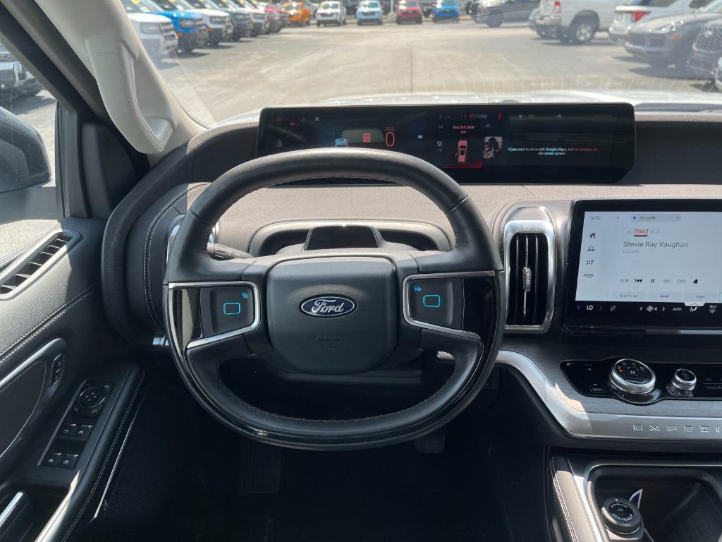 used 2025 Ford Expedition car, priced at $65,886