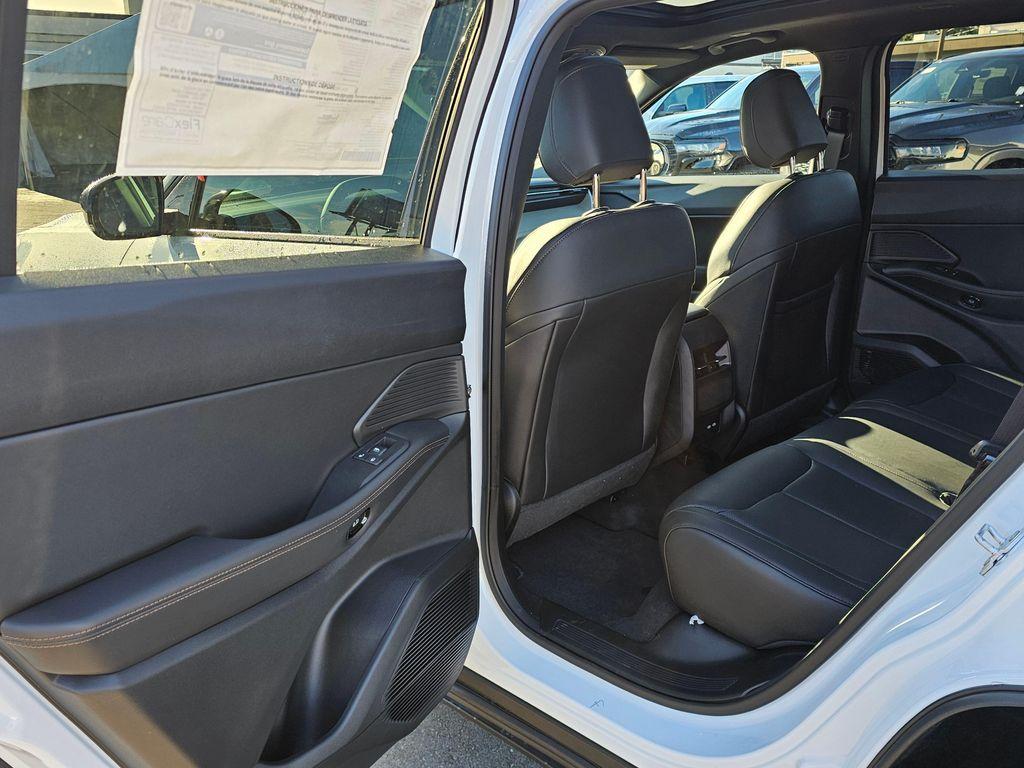 new 2026 Jeep Cherokee car, priced at $43,815