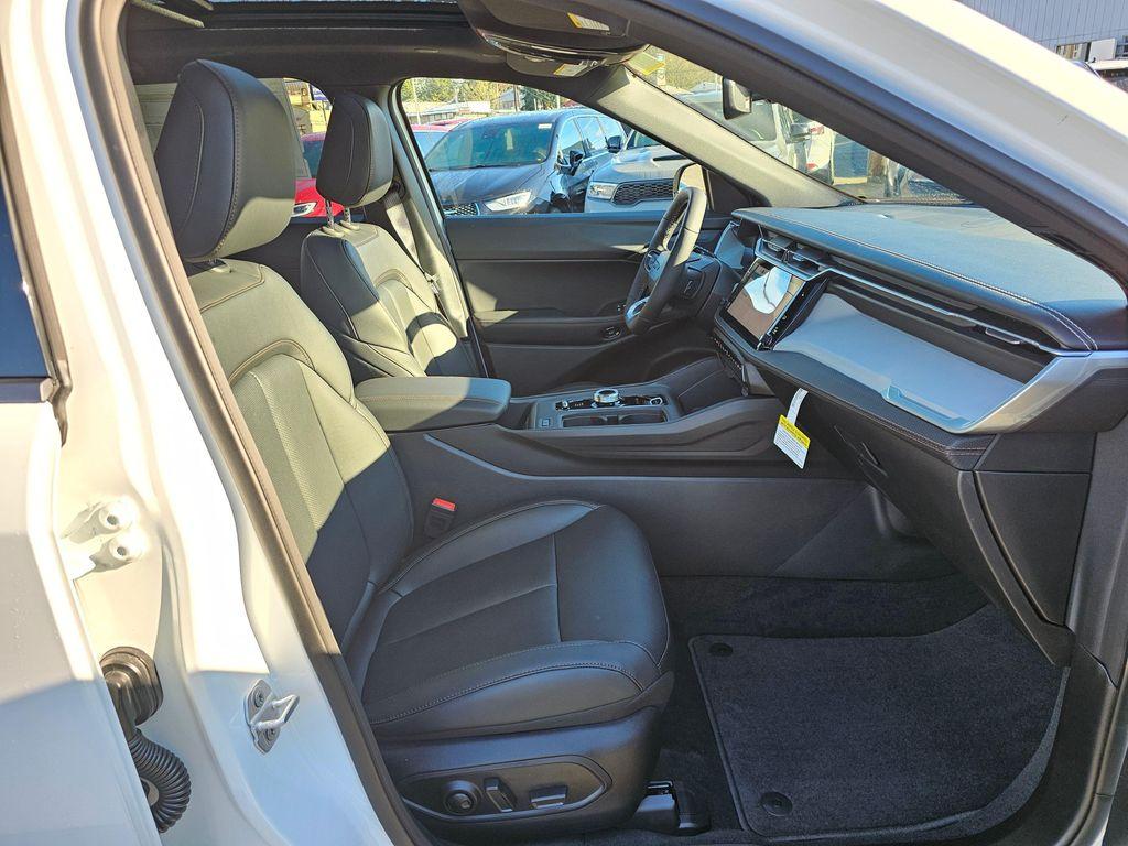 new 2026 Jeep Cherokee car, priced at $43,815