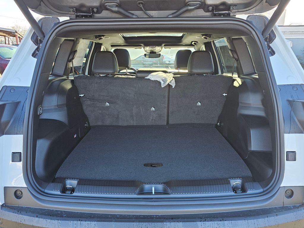 new 2026 Jeep Cherokee car, priced at $43,815