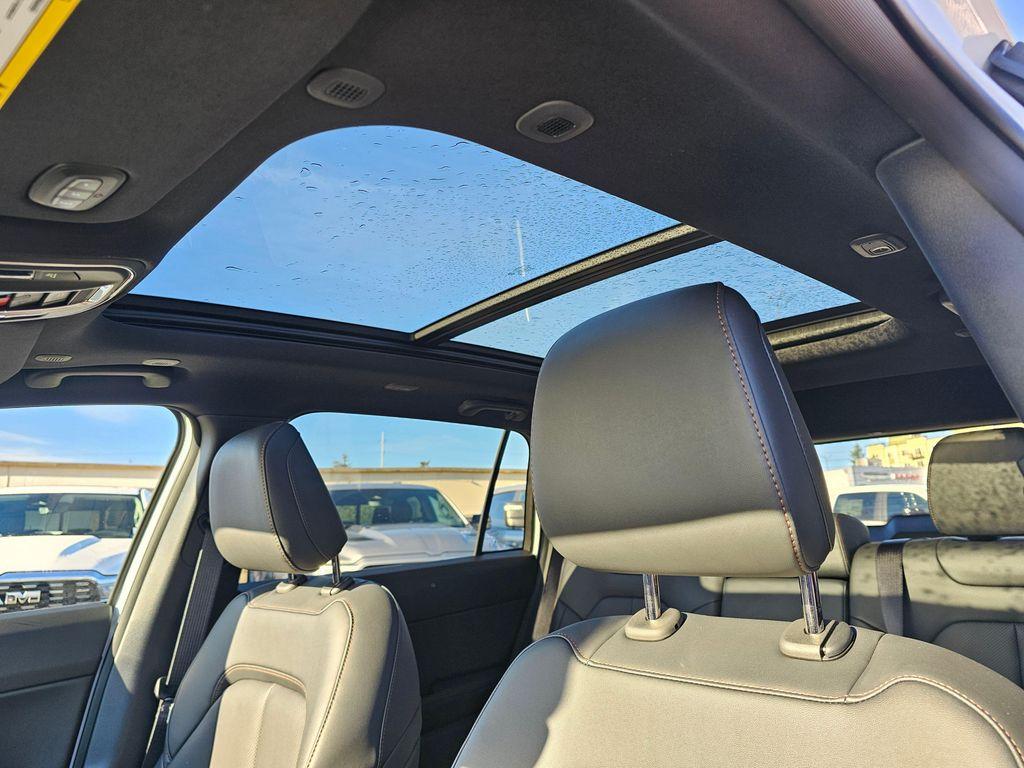 new 2026 Jeep Cherokee car, priced at $43,815