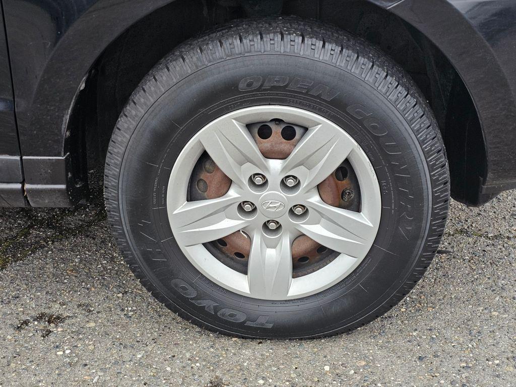 used 2009 Hyundai Santa Fe car, priced at $5,995