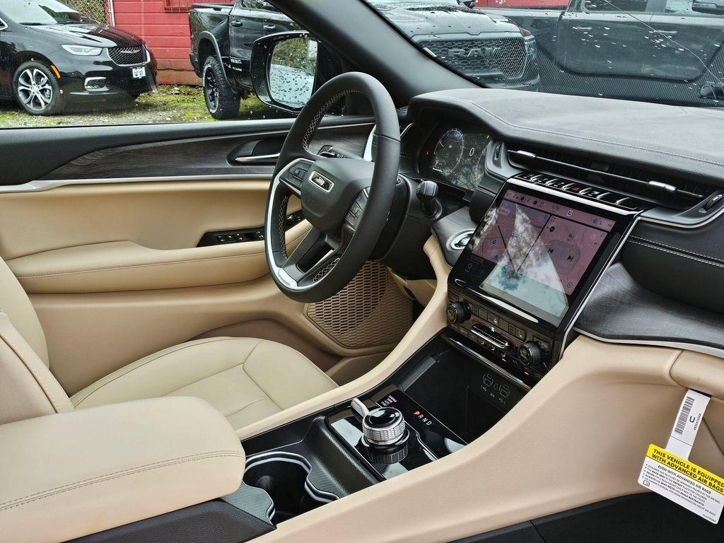 new 2025 Jeep Grand Cherokee car, priced at $47,760