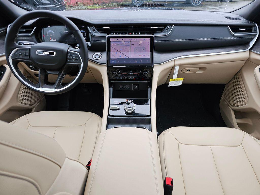 new 2025 Jeep Grand Cherokee car, priced at $47,760
