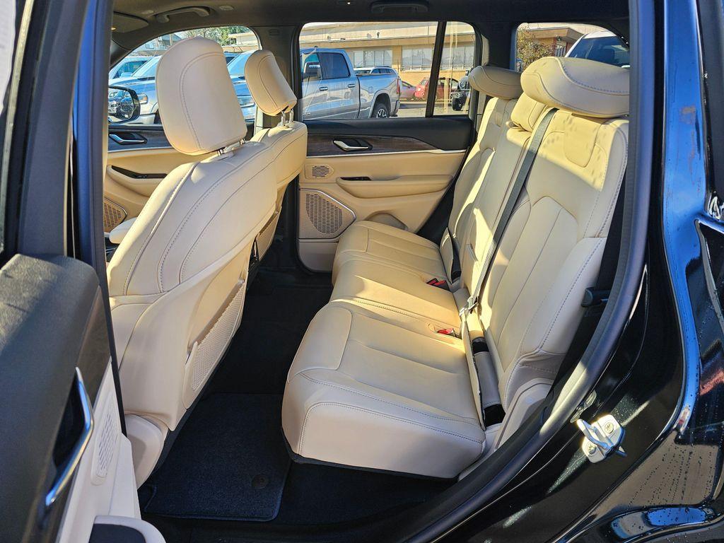 new 2026 Jeep Grand Cherokee car, priced at $49,805