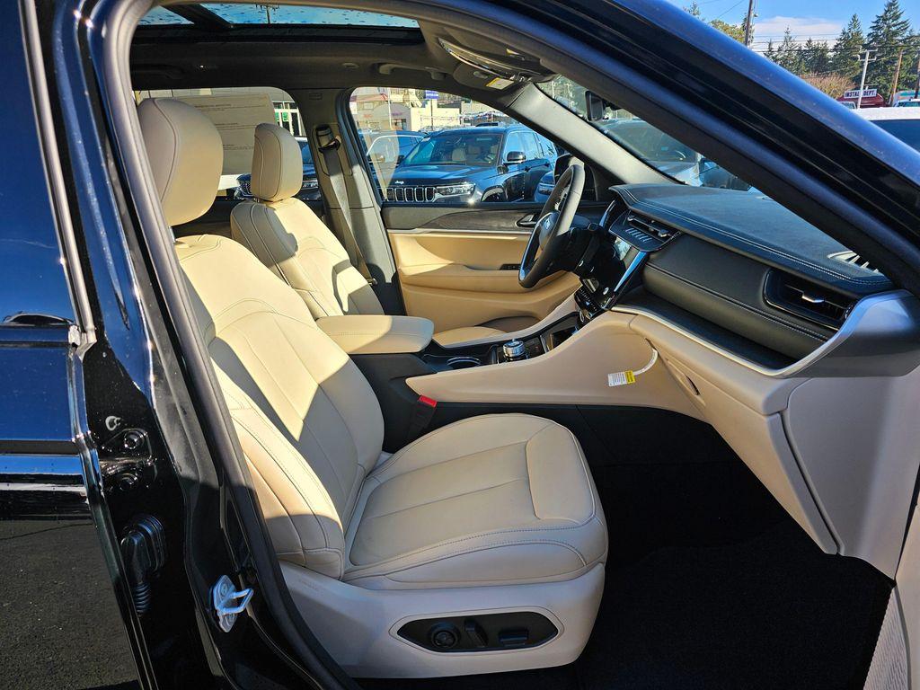 new 2026 Jeep Grand Cherokee car, priced at $49,805