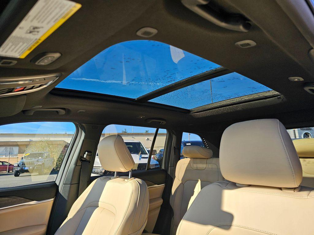 new 2026 Jeep Grand Cherokee car, priced at $49,805