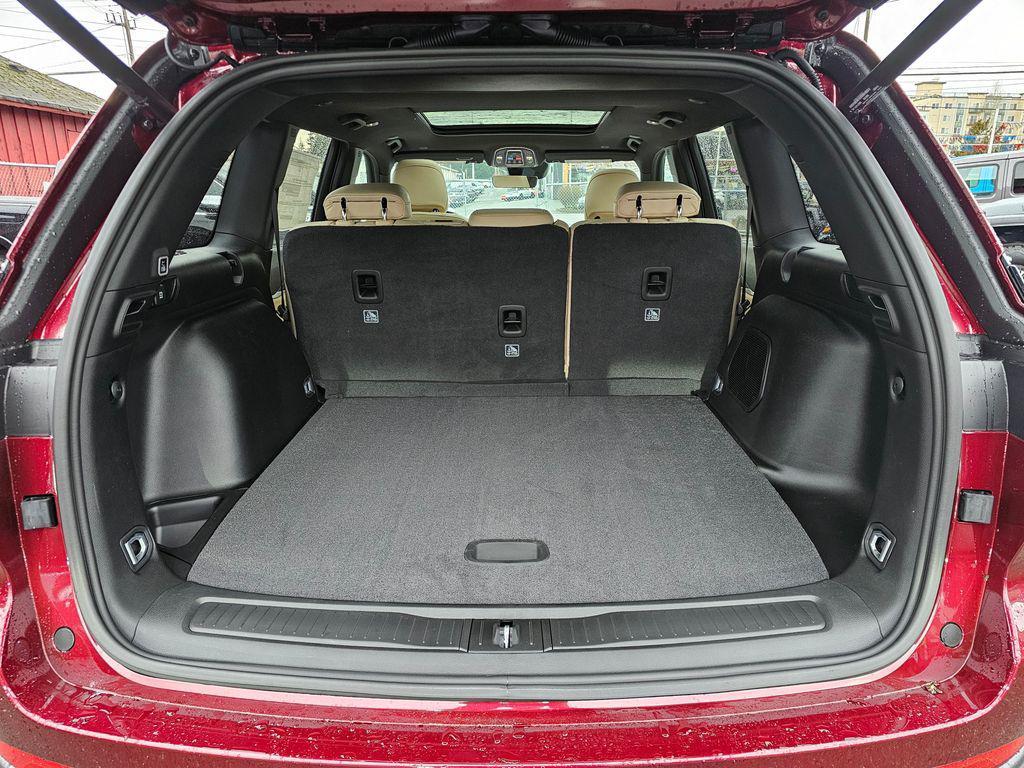 new 2026 Jeep Grand Cherokee car, priced at $44,585