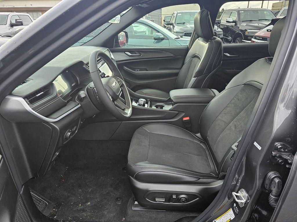 new 2025 Jeep Grand Cherokee L car, priced at $38,830