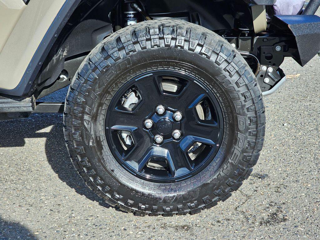 used 2020 Jeep Gladiator car, priced at $31,564