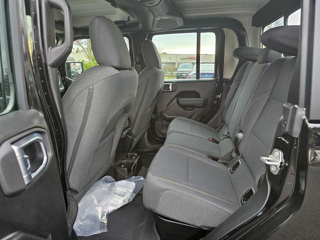 new 2026 Jeep Gladiator car, priced at $40,072