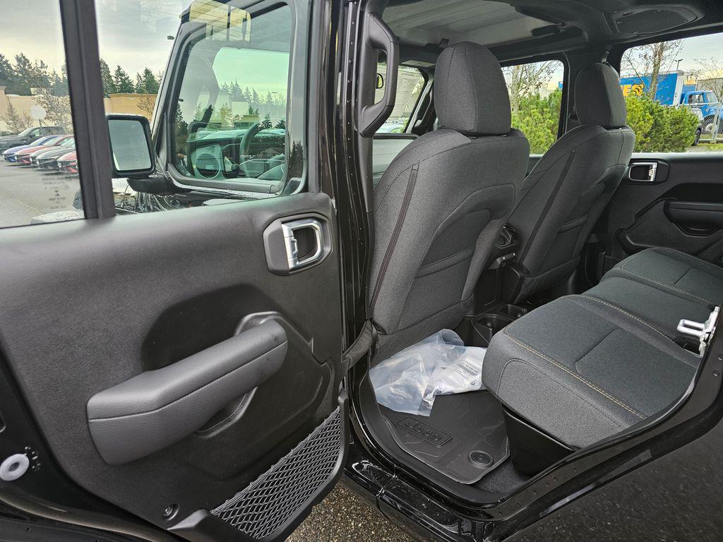 new 2026 Jeep Gladiator car, priced at $40,072