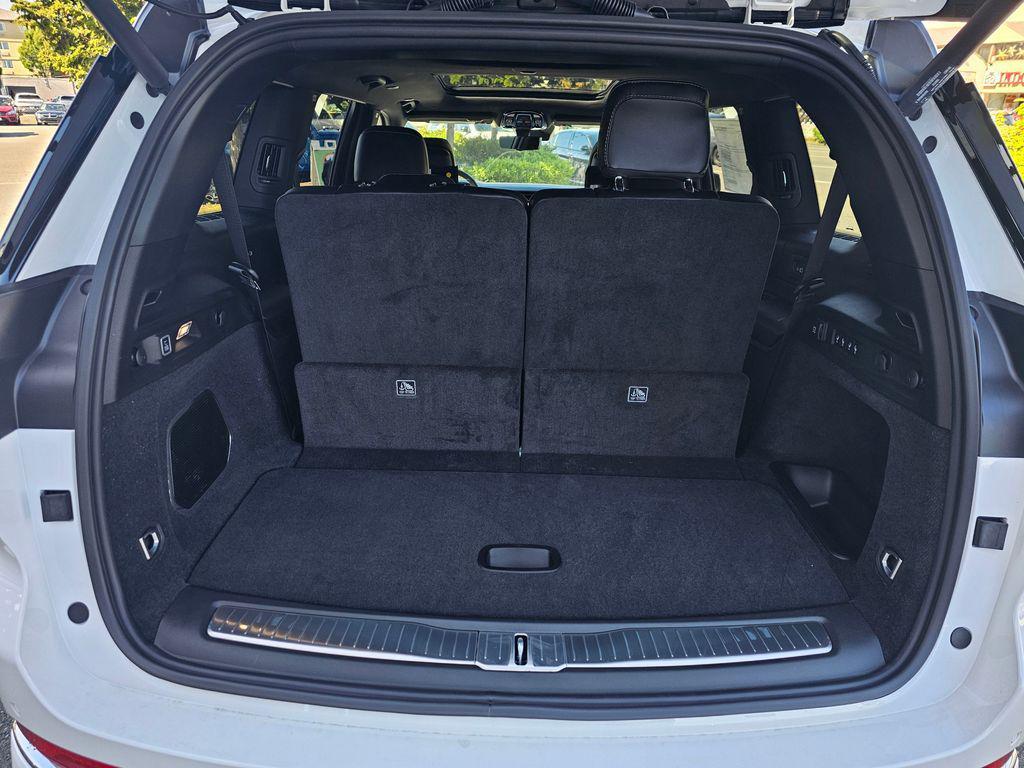 new 2024 Jeep Grand Cherokee L car, priced at $58,388