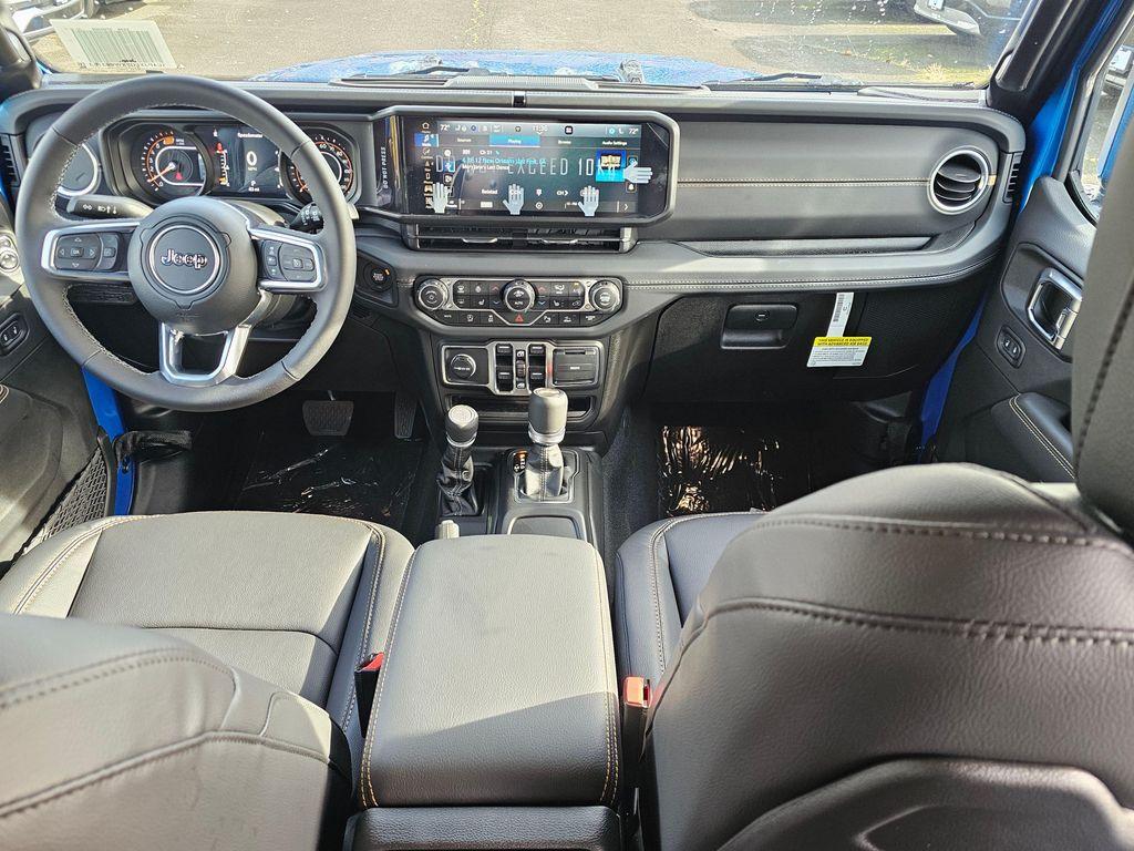 new 2025 Jeep Wrangler car, priced at $47,315