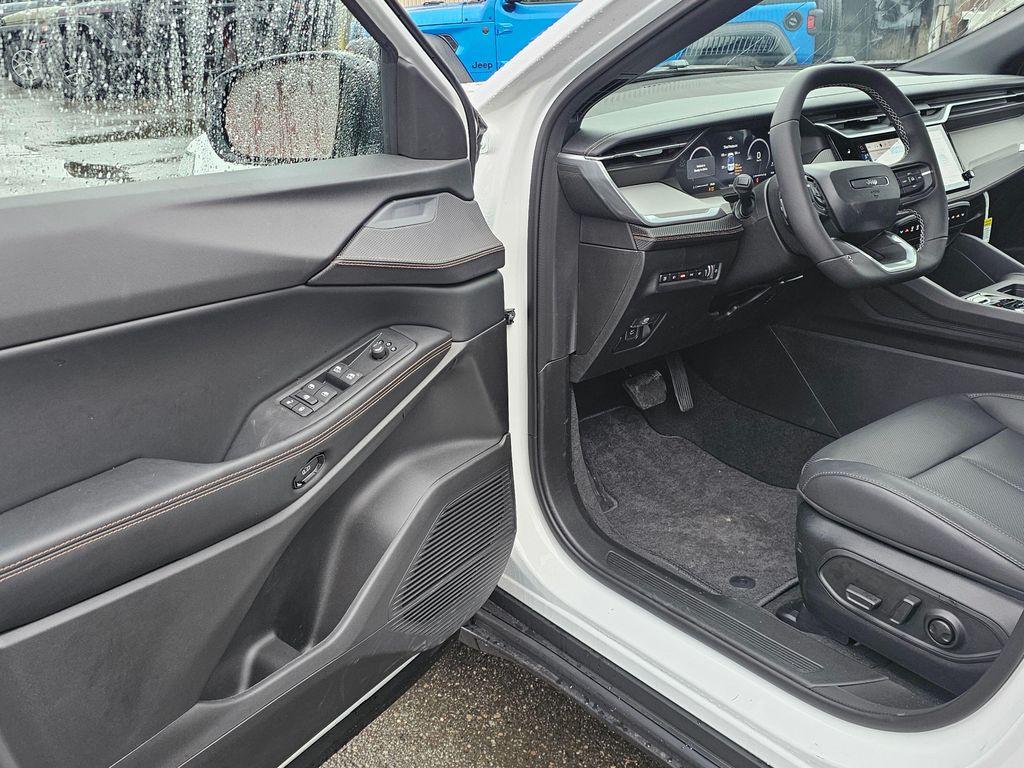 new 2026 Jeep Cherokee car, priced at $42,220