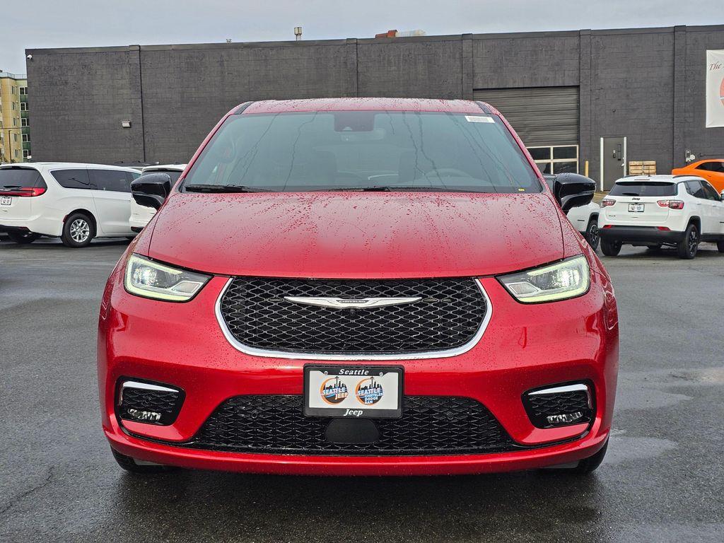 new 2026 Chrysler Pacifica car, priced at $39,640