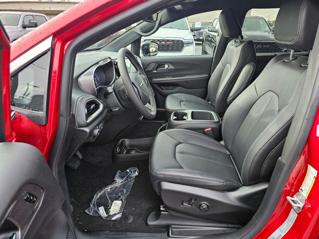 new 2026 Chrysler Pacifica car, priced at $39,640