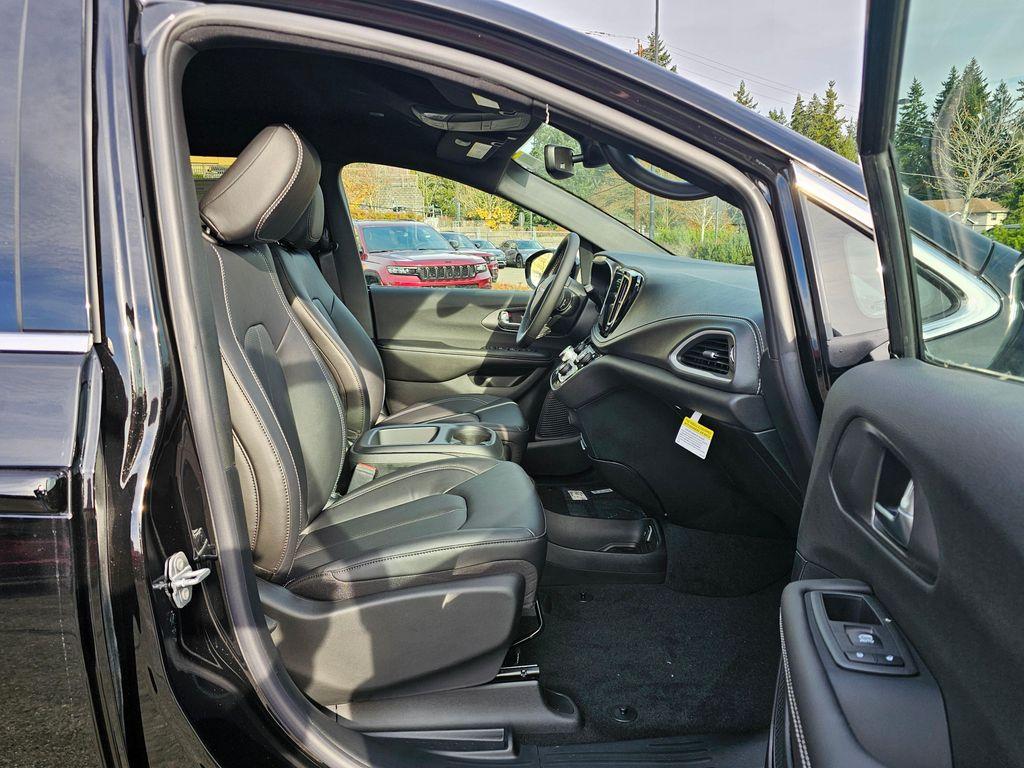 new 2026 Chrysler Pacifica car, priced at $36,645